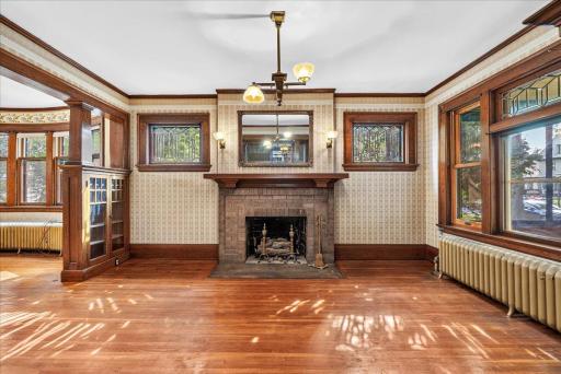 887 Ashland Avenue, Saint Paul, MN 55104