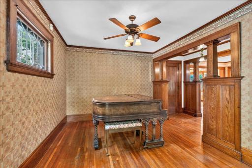 887 Ashland Avenue, Saint Paul, MN 55104