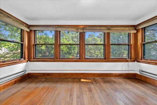 887 Ashland Avenue, Saint Paul, MN 55104