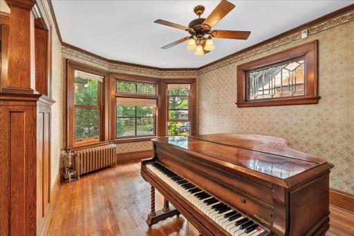 887 Ashland Avenue, Saint Paul, MN 55104
