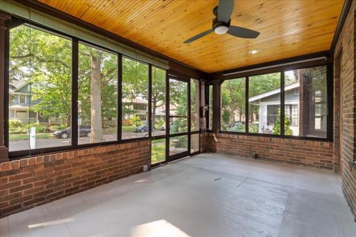 887 Ashland Avenue, Saint Paul, MN 55104