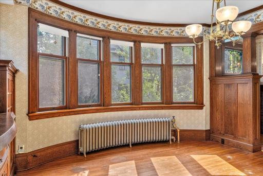 887 Ashland Avenue, Saint Paul, MN 55104