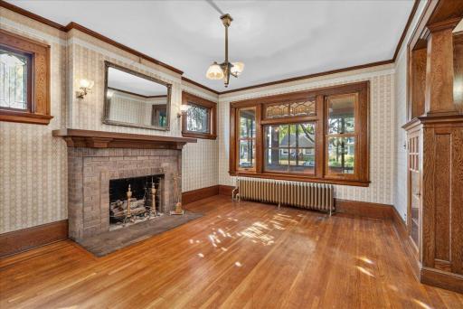 887 Ashland Avenue, Saint Paul, MN 55104