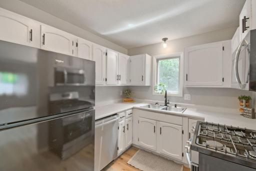 5401 w brenner pass - Web Quality - 006 - 06 Kitchen.jpg