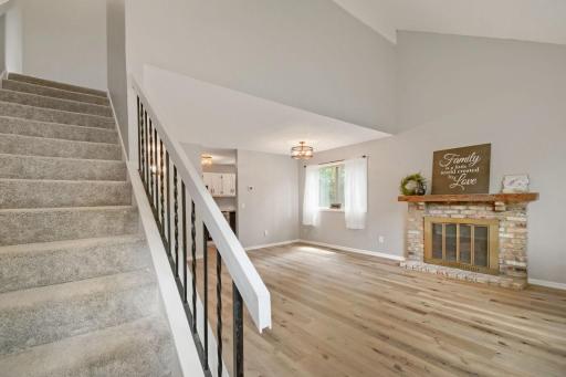 5401 w brenner pass - Web Quality - 005 - 05 Foyer.jpg