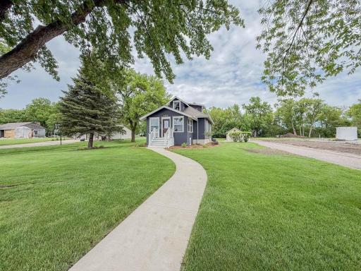 1316 W Fairview Ave Olivia