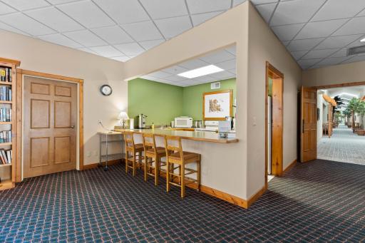 Fully applianced/furnished/equipped kitchen