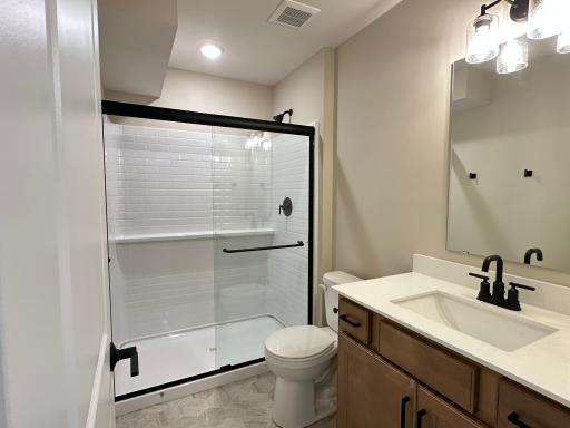 1664 Lund Way, Shakopee, MN 55379