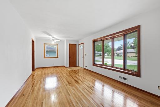 8739 Hadley Avenue S, Cottage Grove, MN 55016