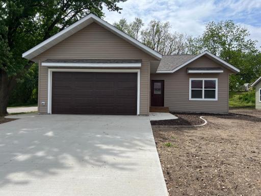 828 Spark Avenue, Albert Lea, MN 56007