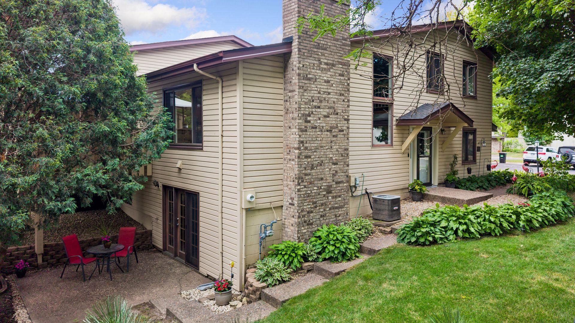End Unit with large windows to brighten up the home