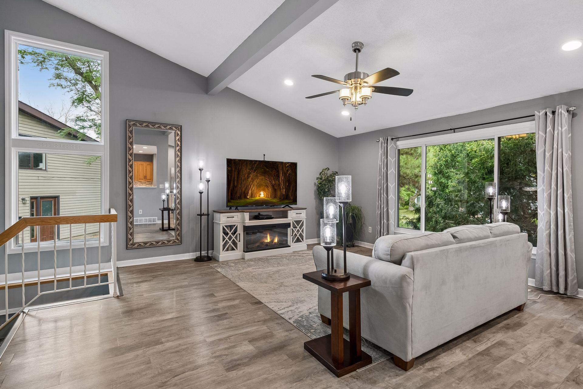 Vaulted Ceilings with Hunter fan