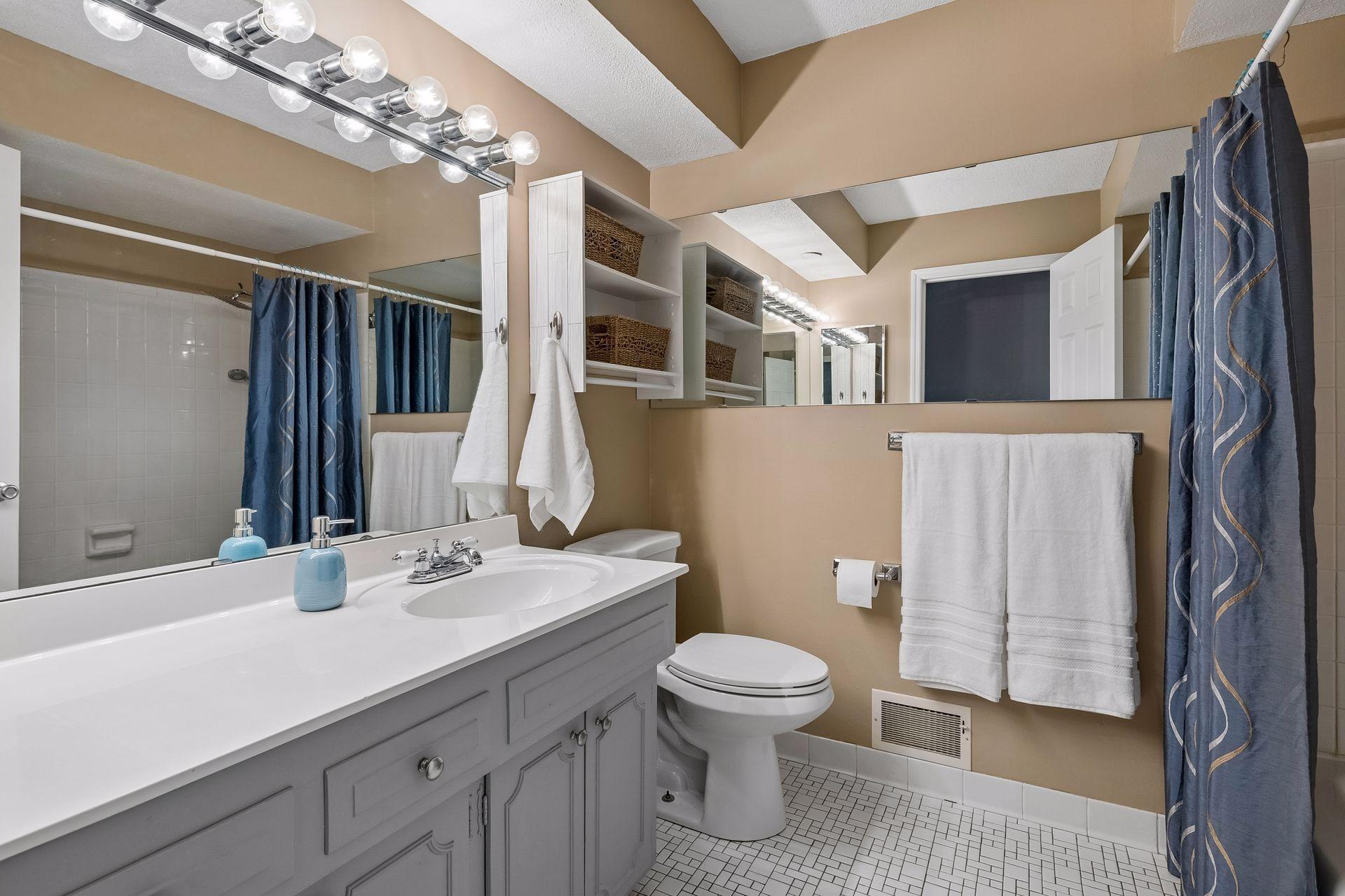 Refreshed Upper Full Bathroom