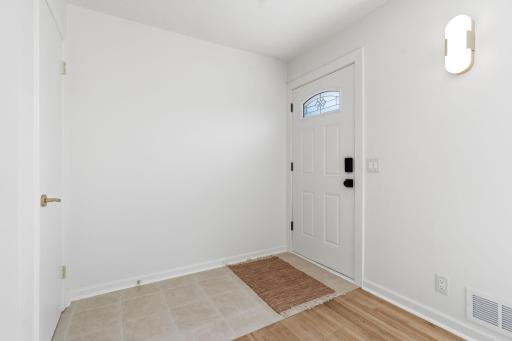 624 20th Avenue NW, North Saint Paul, MN 55112