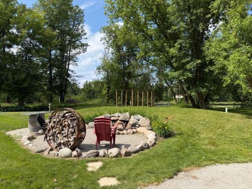 1475 Woodland Loop NW, Baudette, MN 56623