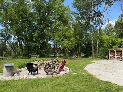 1475 Woodland Loop NW, Baudette, MN 56623