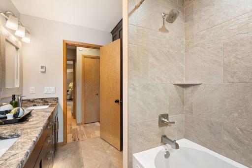 406 Ridge Circle, Albert Lea, MN 56007