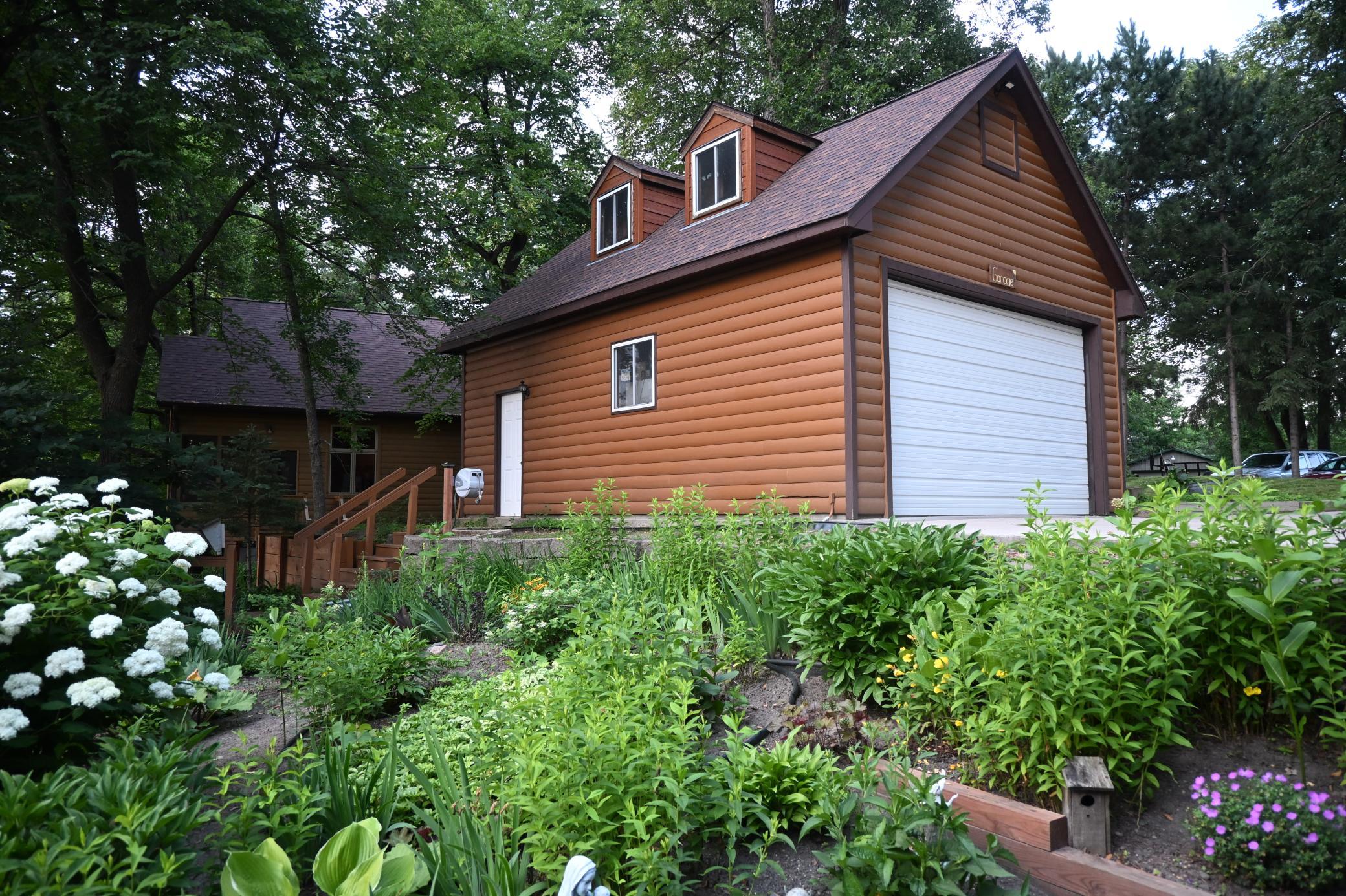 2-stall detached garage