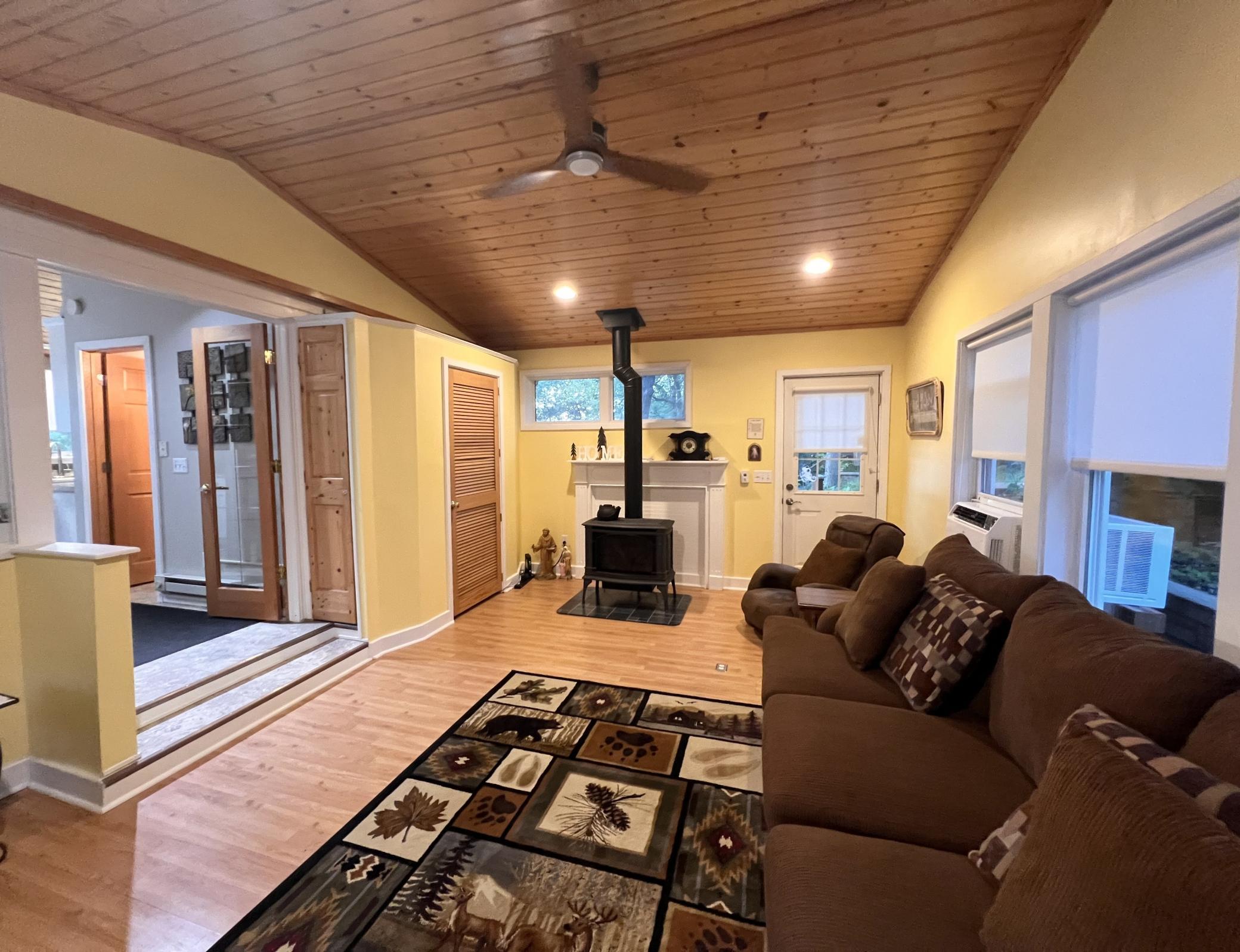 Living Room.JPG