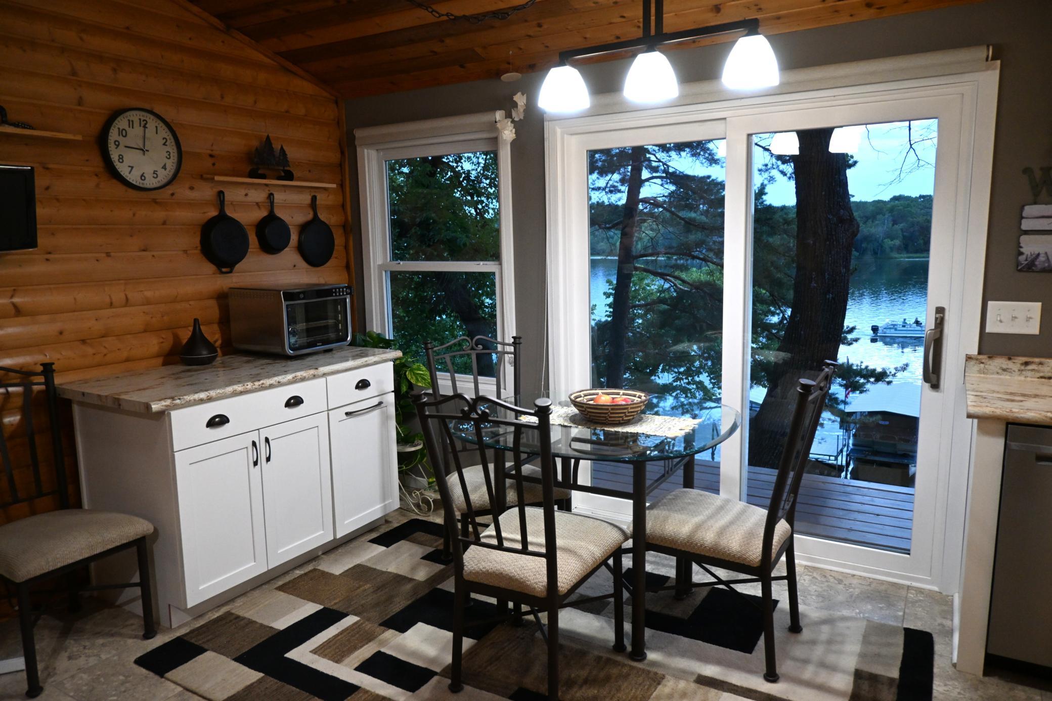 Eat-in Kitchen 2.JPG