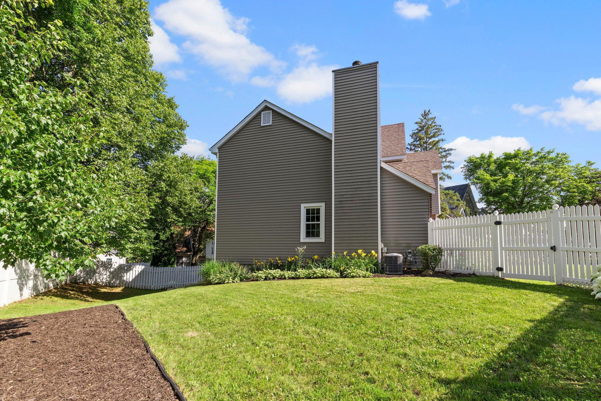 74-web-or-mls-11107 Rhode Island Ave S-198.jpg