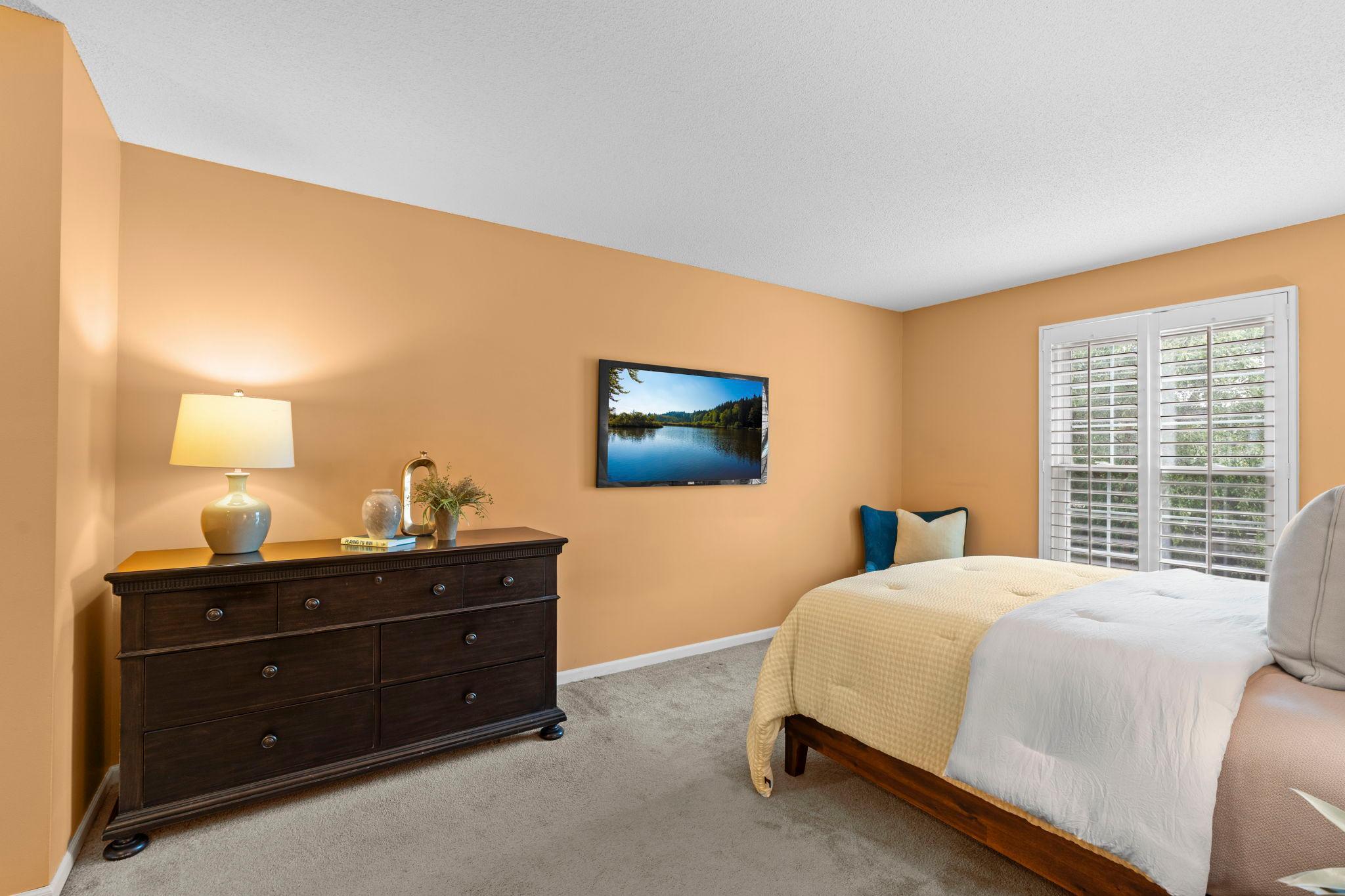 30-web-or-mls-11107 Rhode Island Ave S-148.jpg