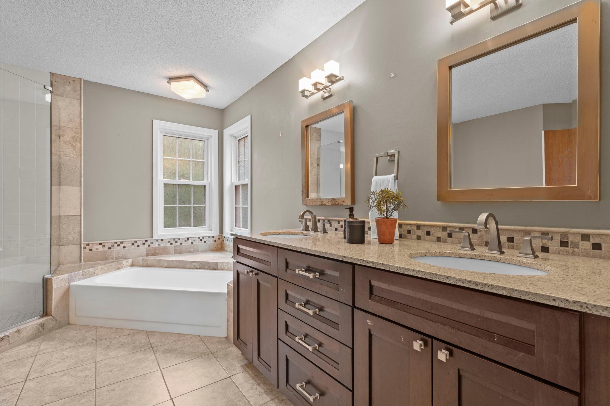 35-web-or-mls-11107 Rhode Island Ave S-173.jpg