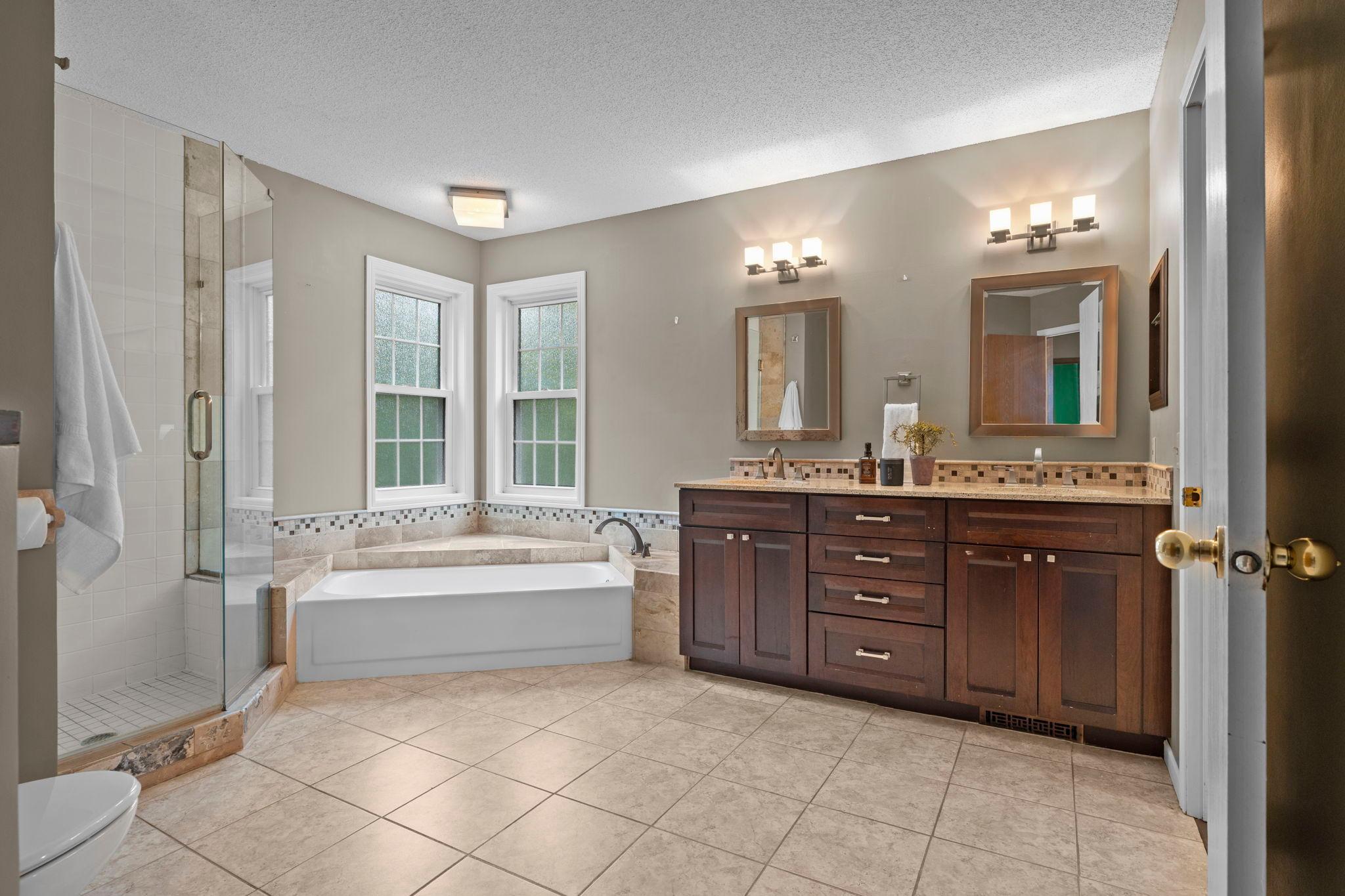 37-web-or-mls-11107 Rhode Island Ave S-183 (2).jpg