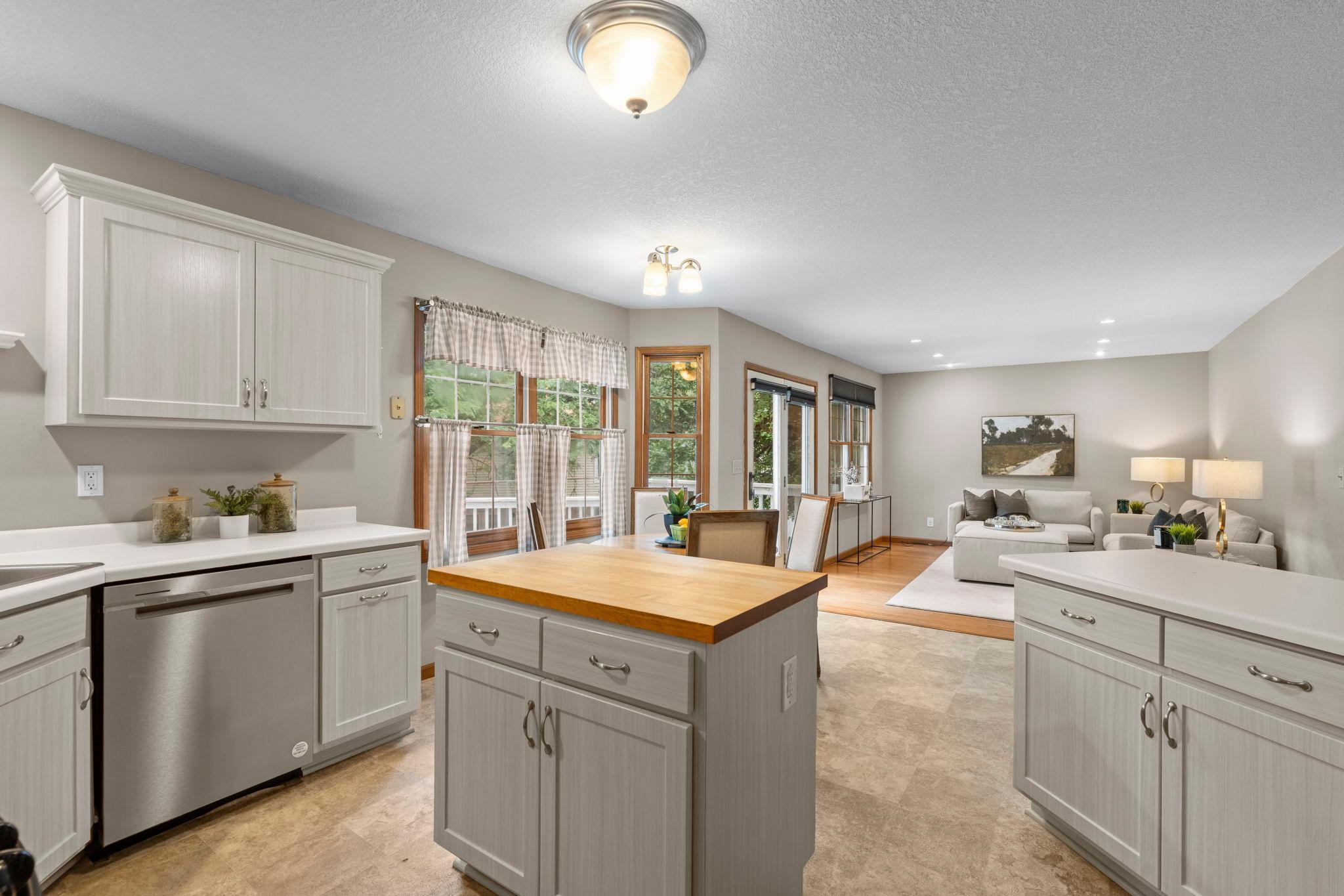 15-web-or-mls-11107 Rhode Island Ave S-43.jpg