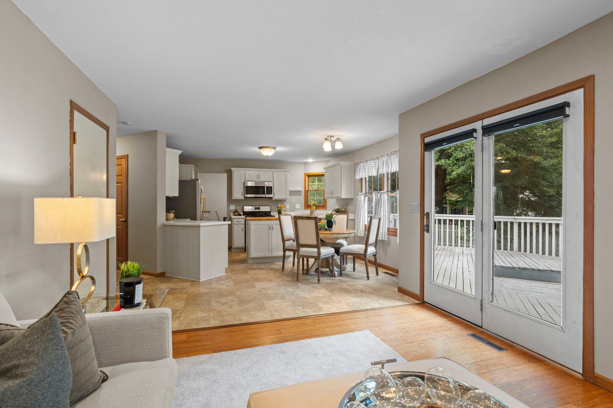11-web-or-mls-11107 Rhode Island Ave S-103.jpg