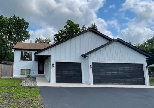 2011 Lake View Drive, Jordan, MN 55352