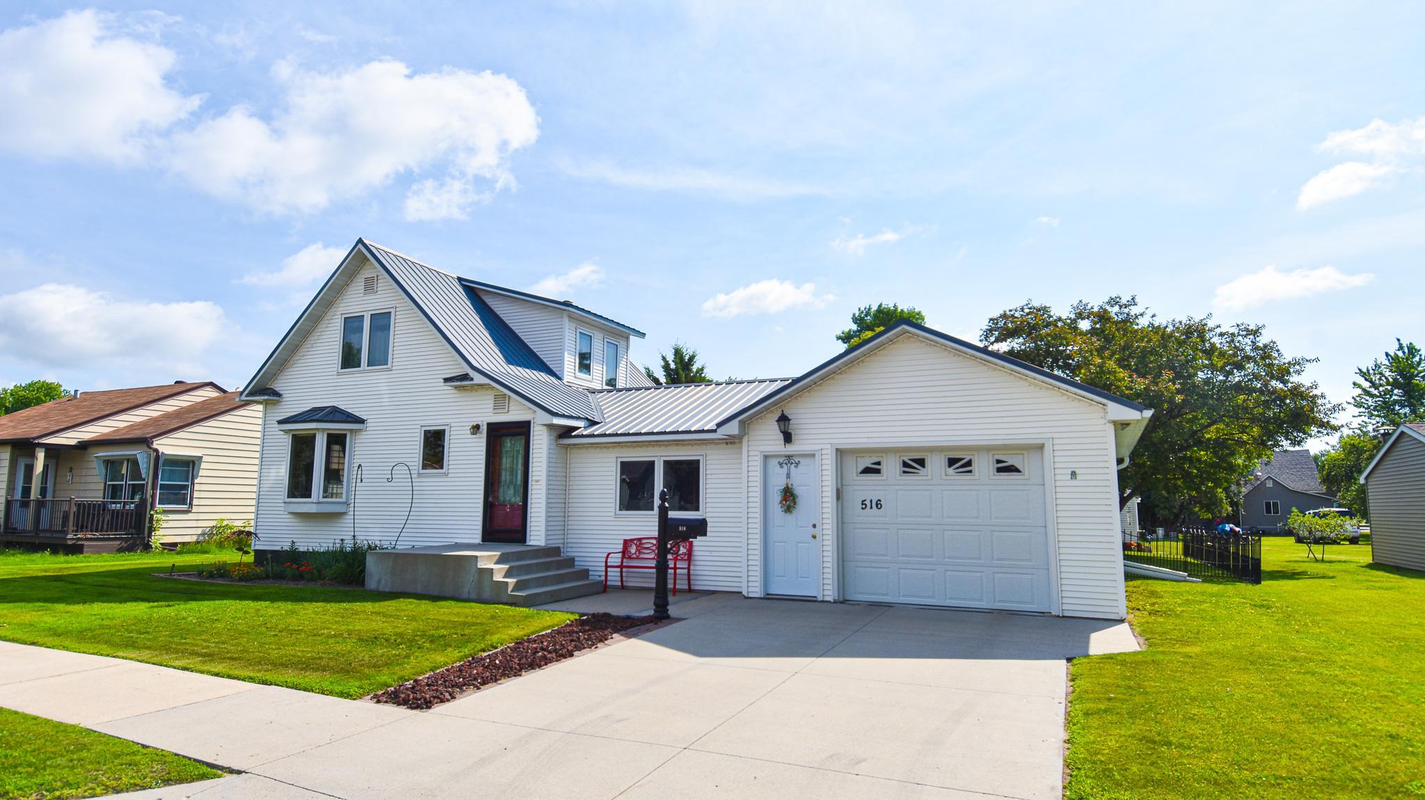 516 Saint Paul Avenue S, Thief River Falls, MN 56701