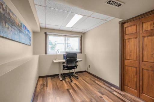 Office/flex space w/ new flooring & fresh paint