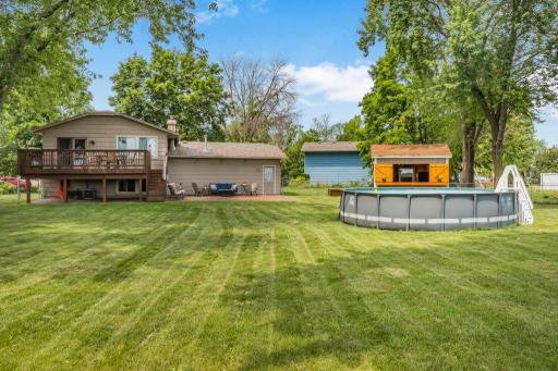 Perfect backyard for entertaining, games & bbq's!