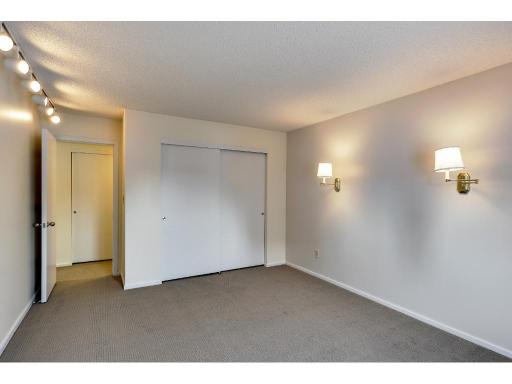 Minneapolis, MN 55401