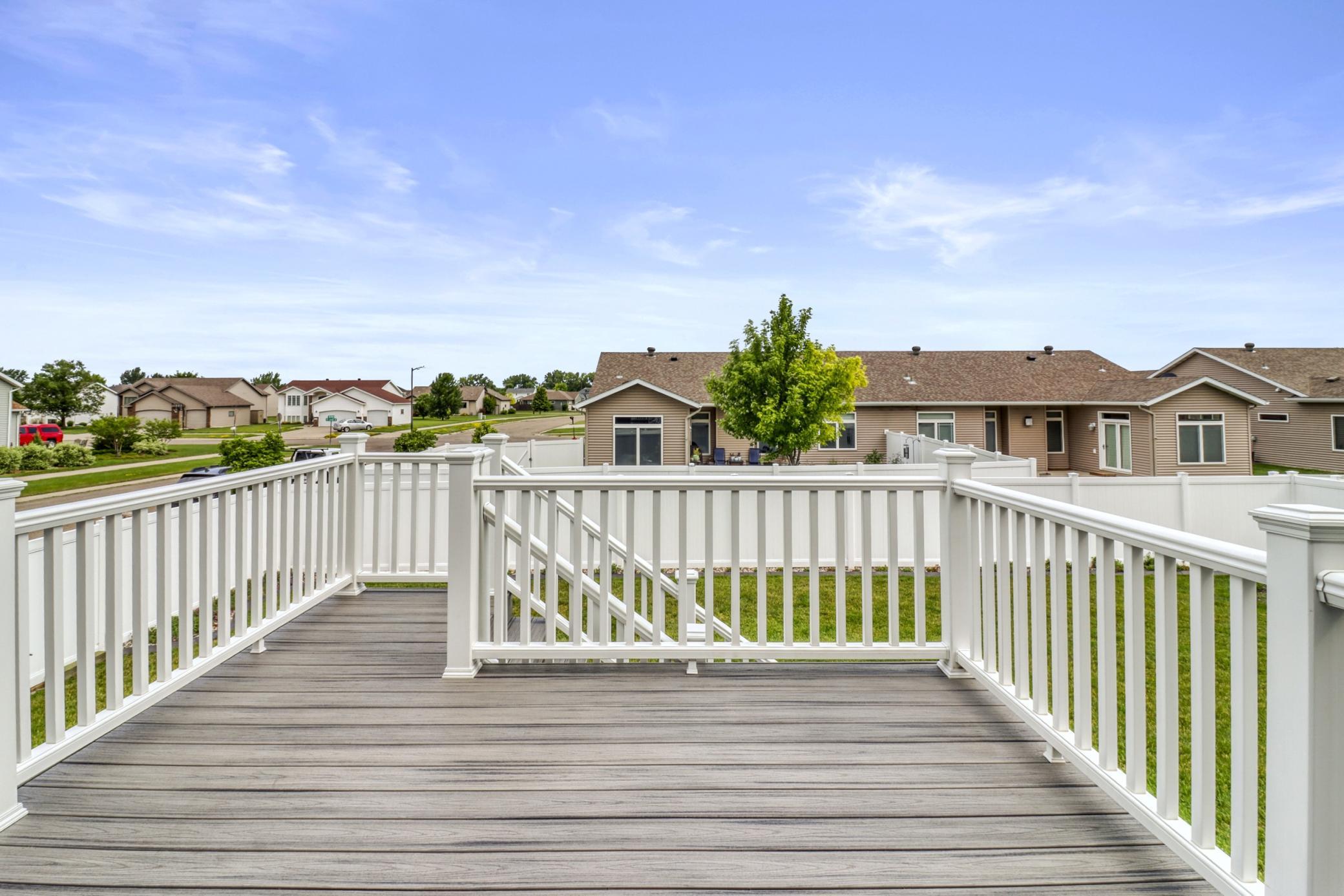 Backyard_deck1_0.JPG
