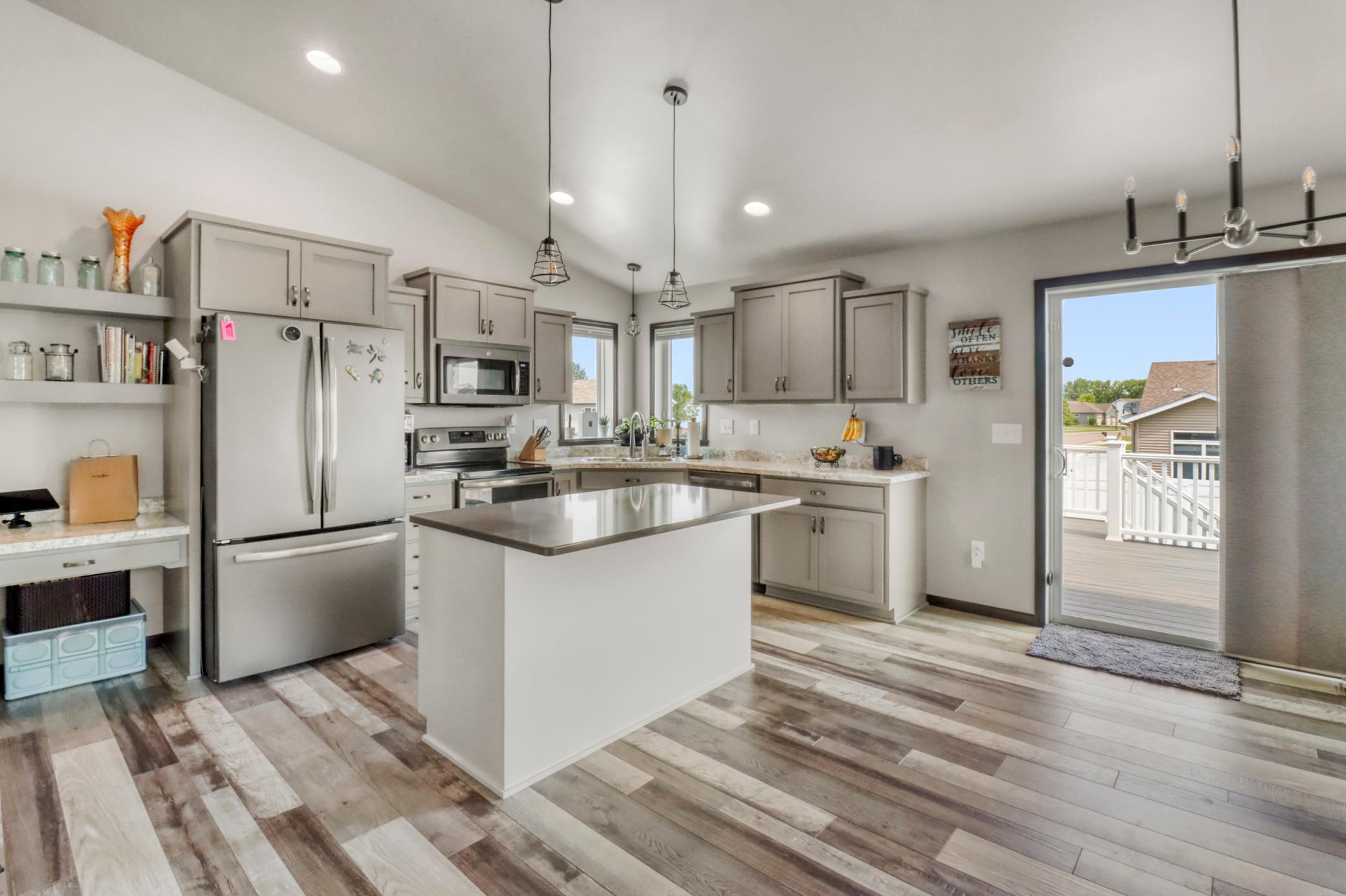 Kitchen1_2 (3).JPG