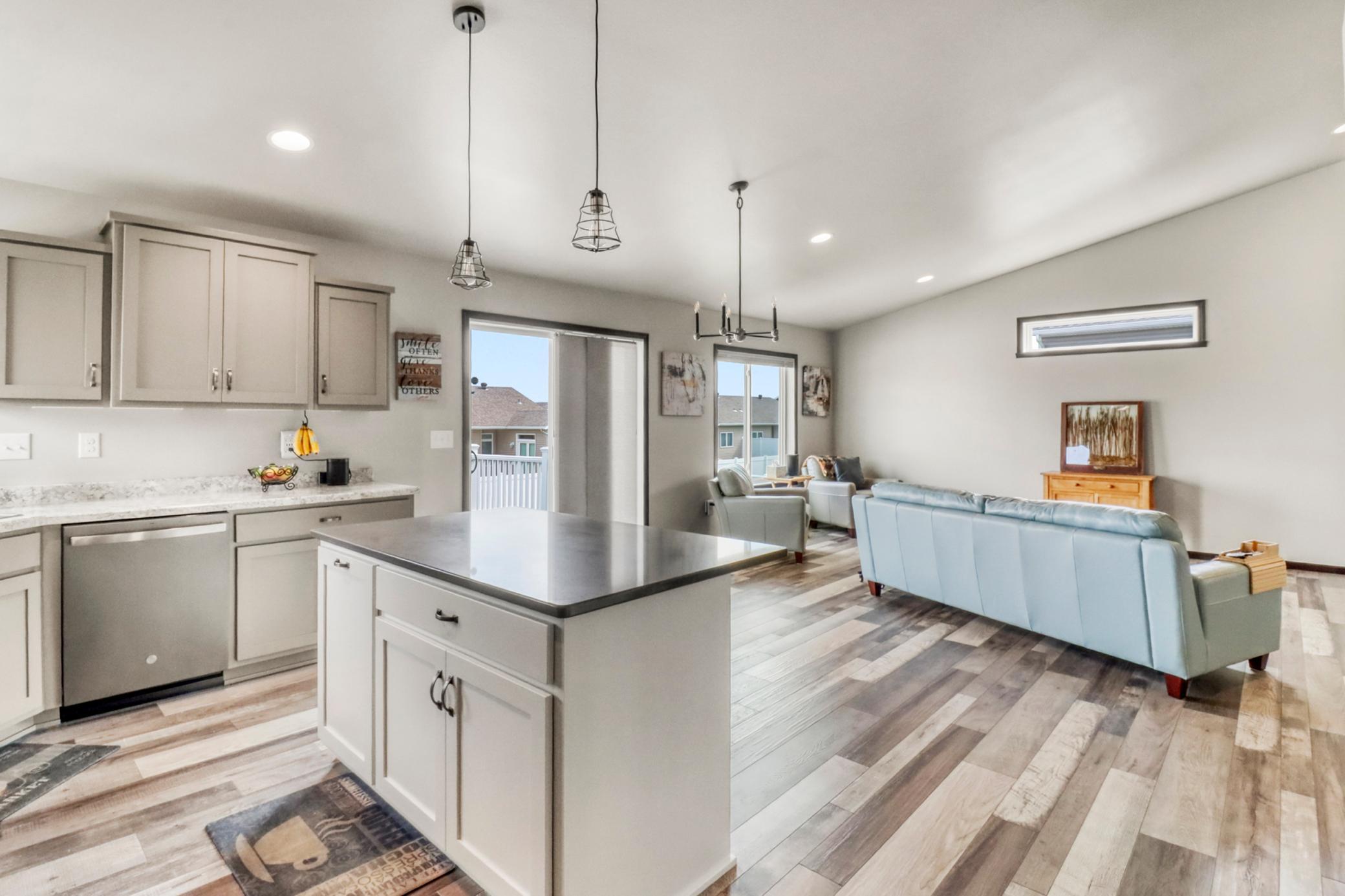 Kitchen1_3 (3).JPG