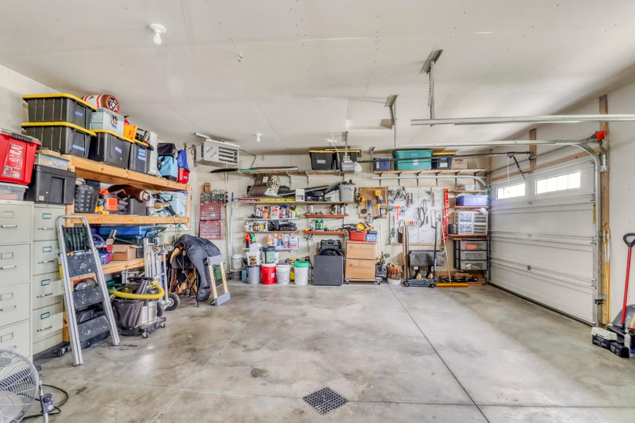 Garage1_1 (1).JPG