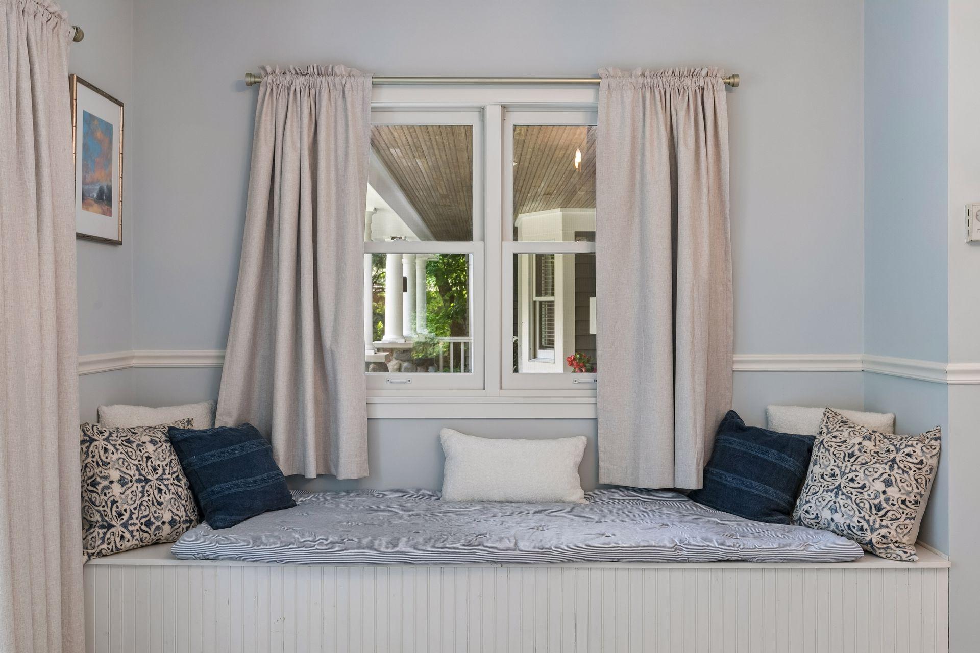 Main floor - bedroom 2