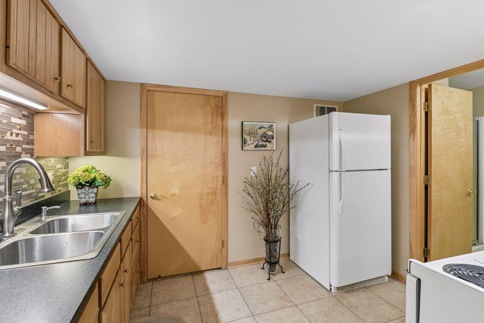 Lower-level second kitchen