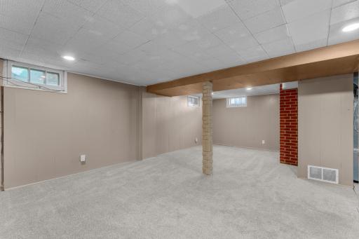 1205 9th Street NE, Rochester, MN 55906