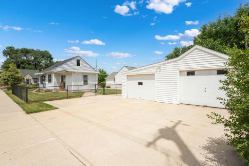 1205 9th Street NE, Rochester, MN 55906