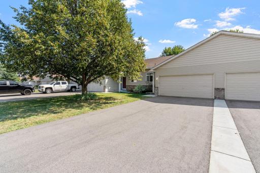 1585 Chartreux Avenue, Shakopee, MN 55379