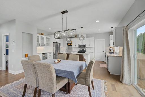 6694 Lakeview Circle NE, Albertville, MN 55301