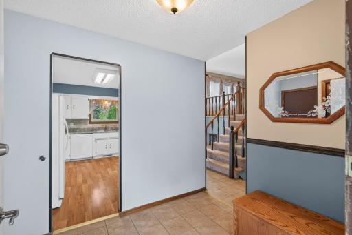 882 90th Avenue NW, Coon Rapids, MN 55433