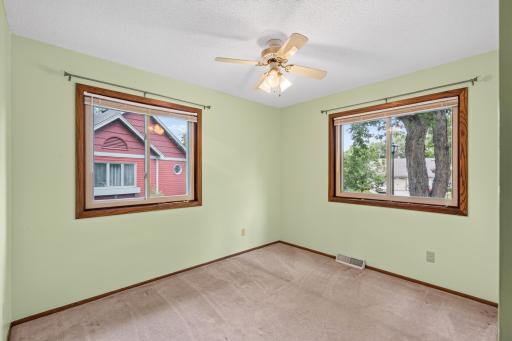 882 90th Avenue NW, Coon Rapids, MN 55433