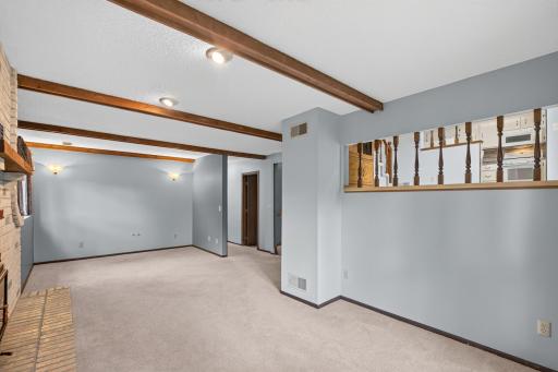 882 90th Avenue NW, Coon Rapids, MN 55433
