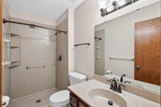882 90th Avenue NW, Coon Rapids, MN 55433