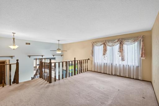 882 90th Avenue NW, Coon Rapids, MN 55433